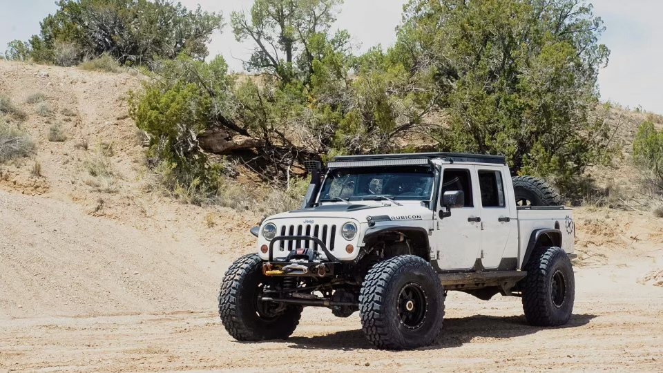 For Sale: 2013 AEV Brute Double Cab, 6.4l hemi, UD60s, 40s - photo0