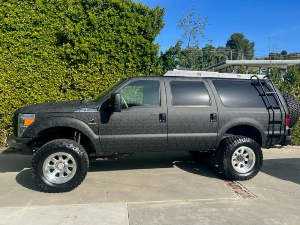 For Sale: 2003 Excursion Powered by Cummins - photo0