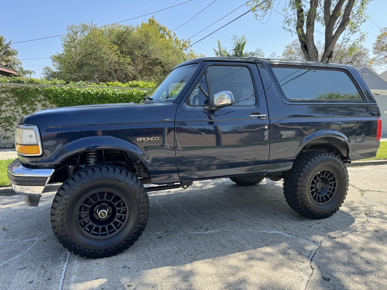 For Sale: 1995 Ford Bronco  - photo0