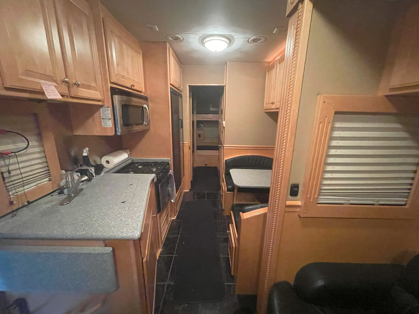 For Sale: 2006 Freightliner Toter Home & 2005 Renegade Trailer - photo17