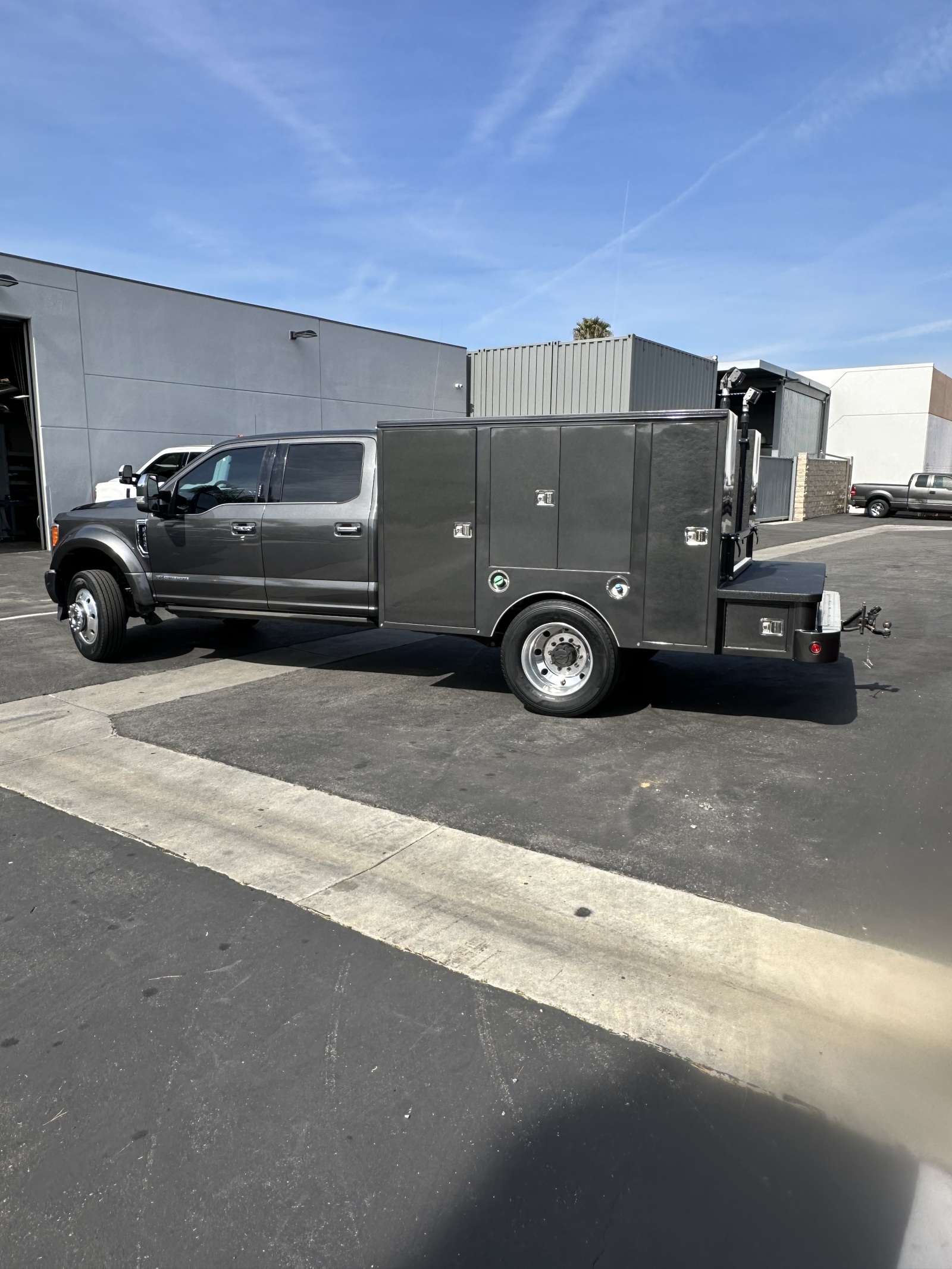 For Sale: 2017 Ford F450 Platinum Chase Truck - photo1
