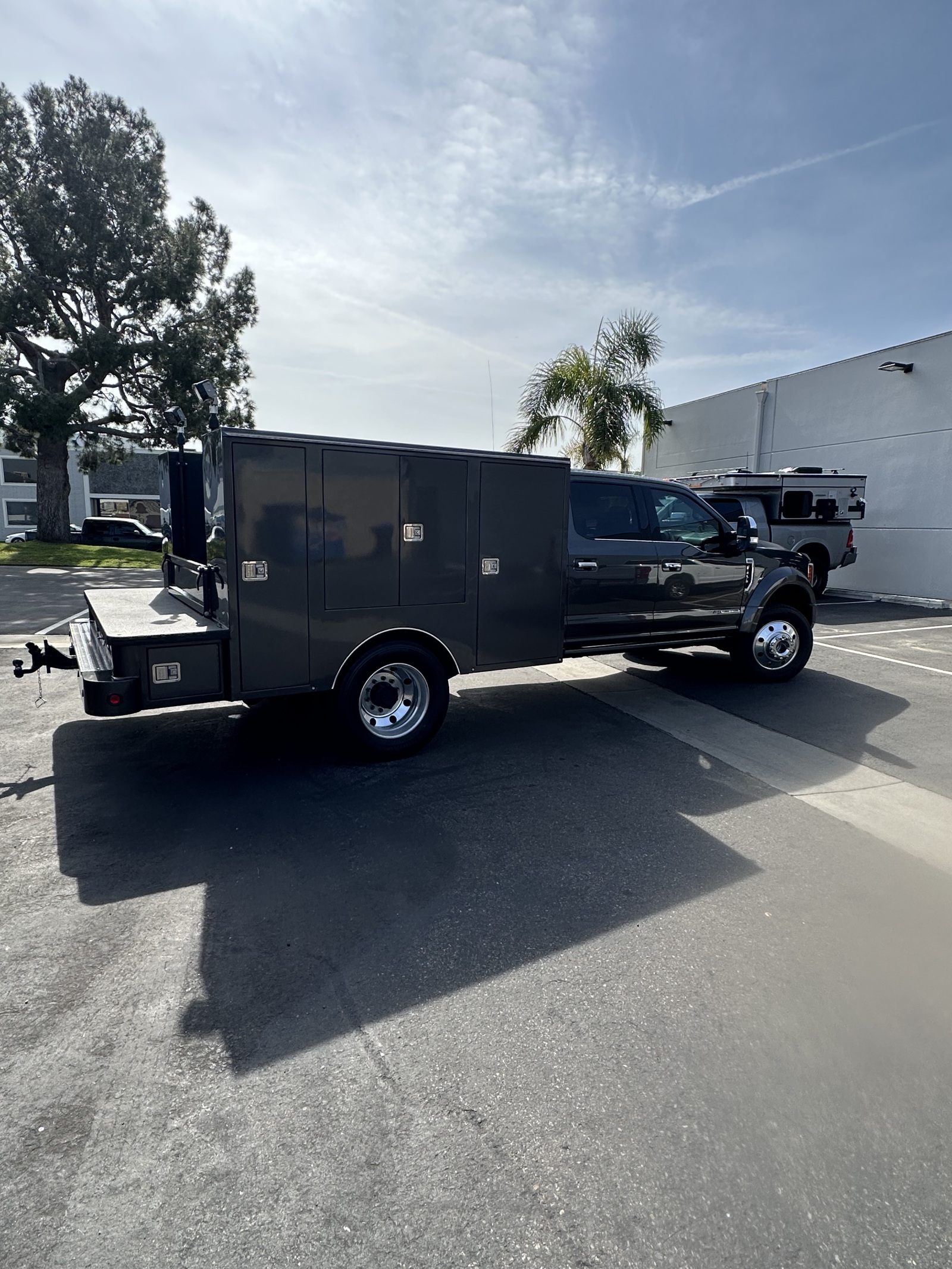 For Sale: 2017 Ford F450 Platinum Chase Truck - photo3