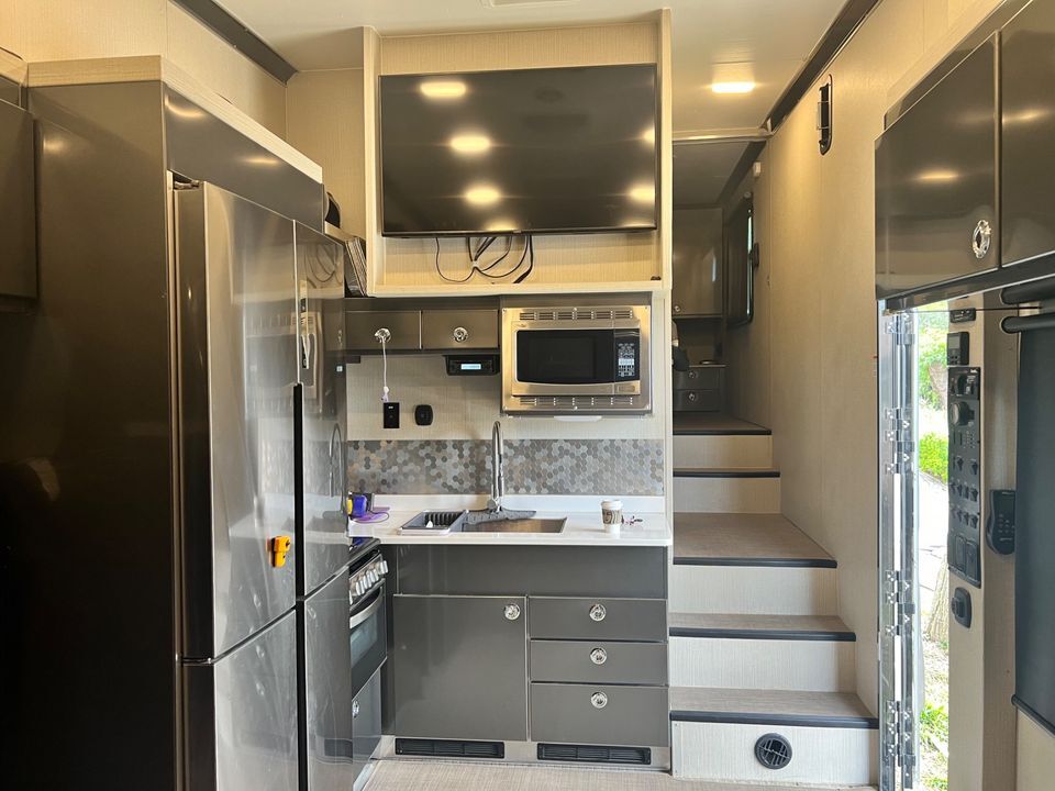 For Sale: 2021 ATC 3619 game changer pro fifth wheel - photo6