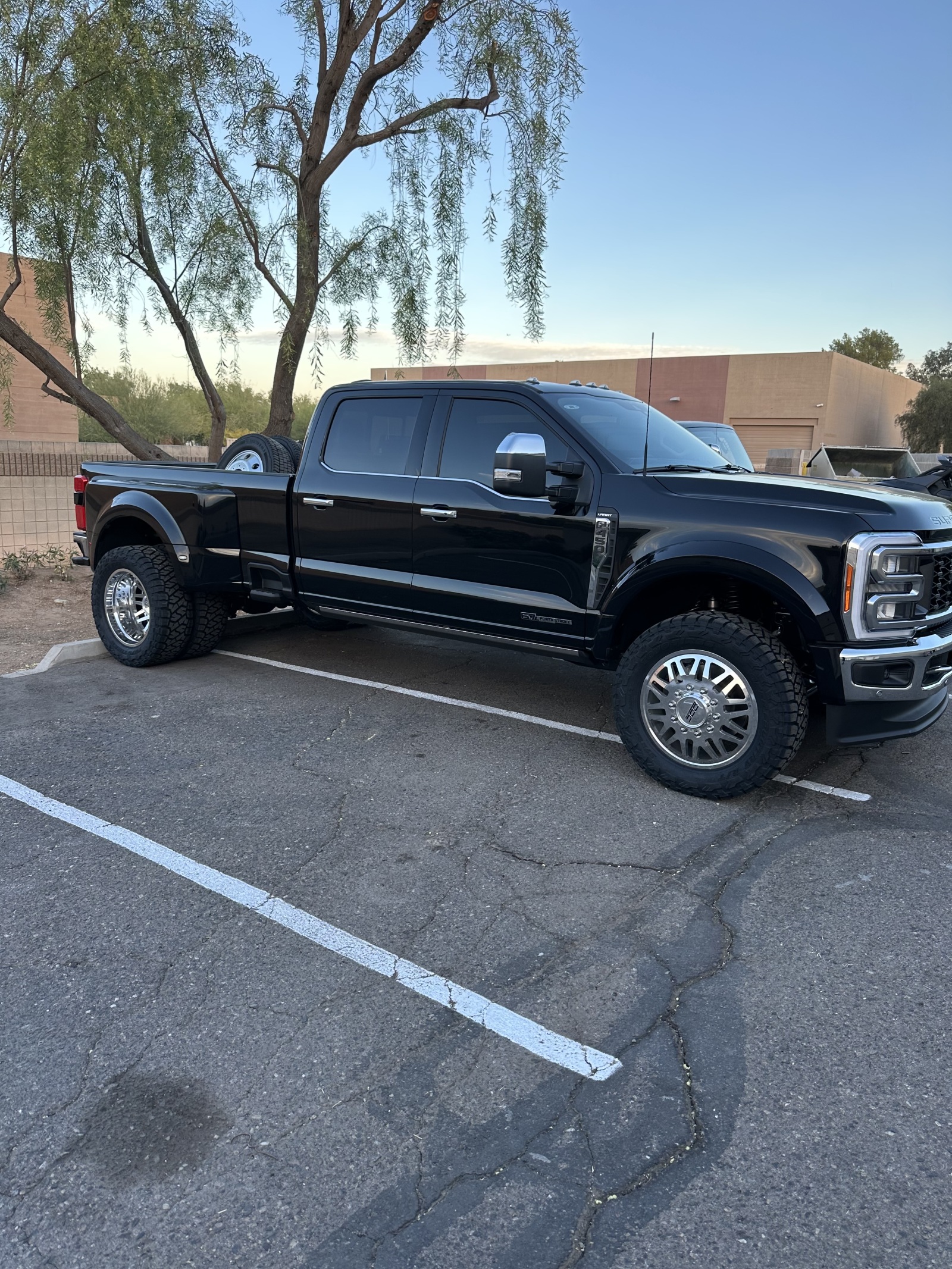 For Sale: 2023 Ford F450  1000 miles! - photo0