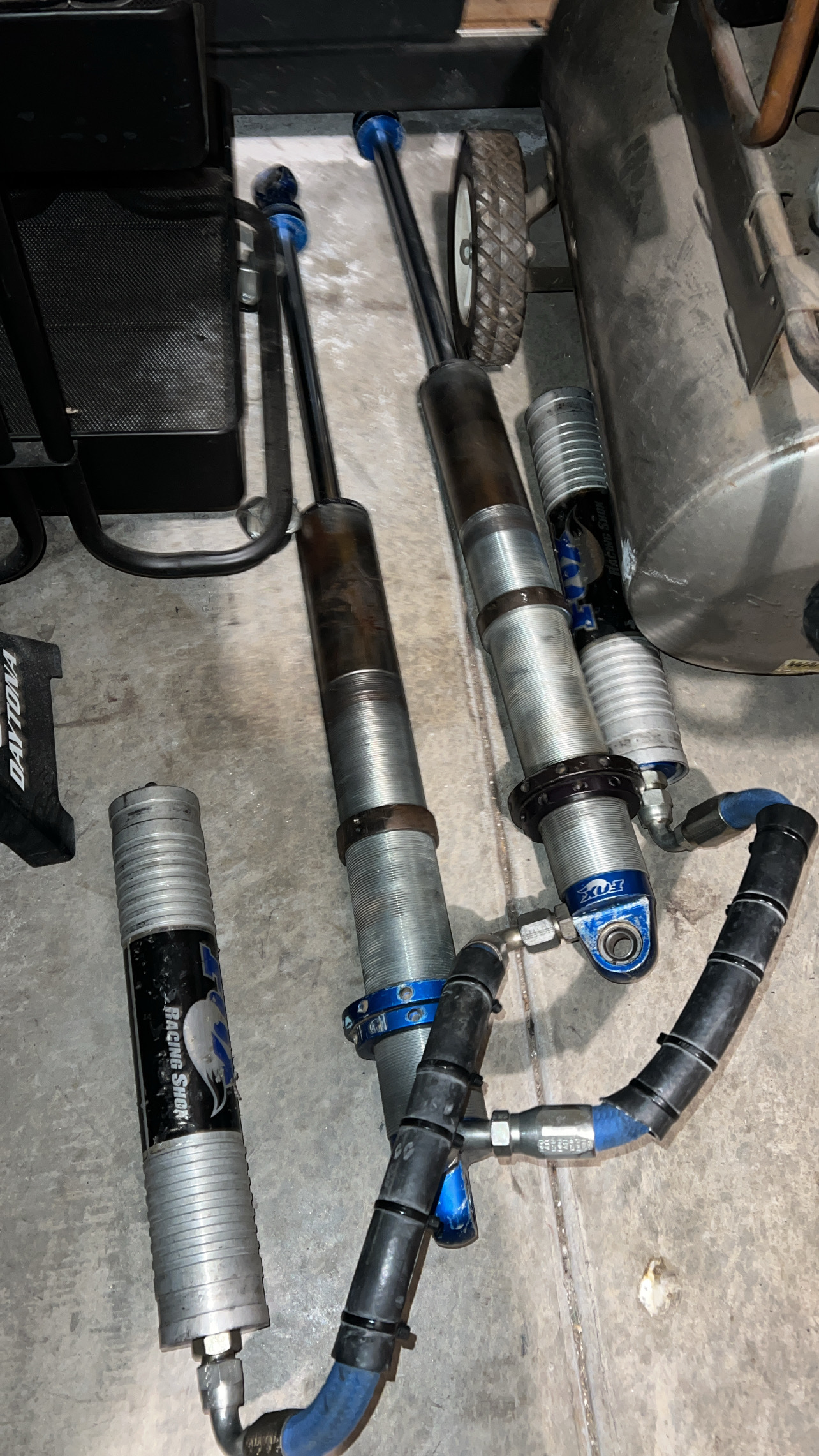 For Sale: 2.5x14 Fox coilovers  - photo0