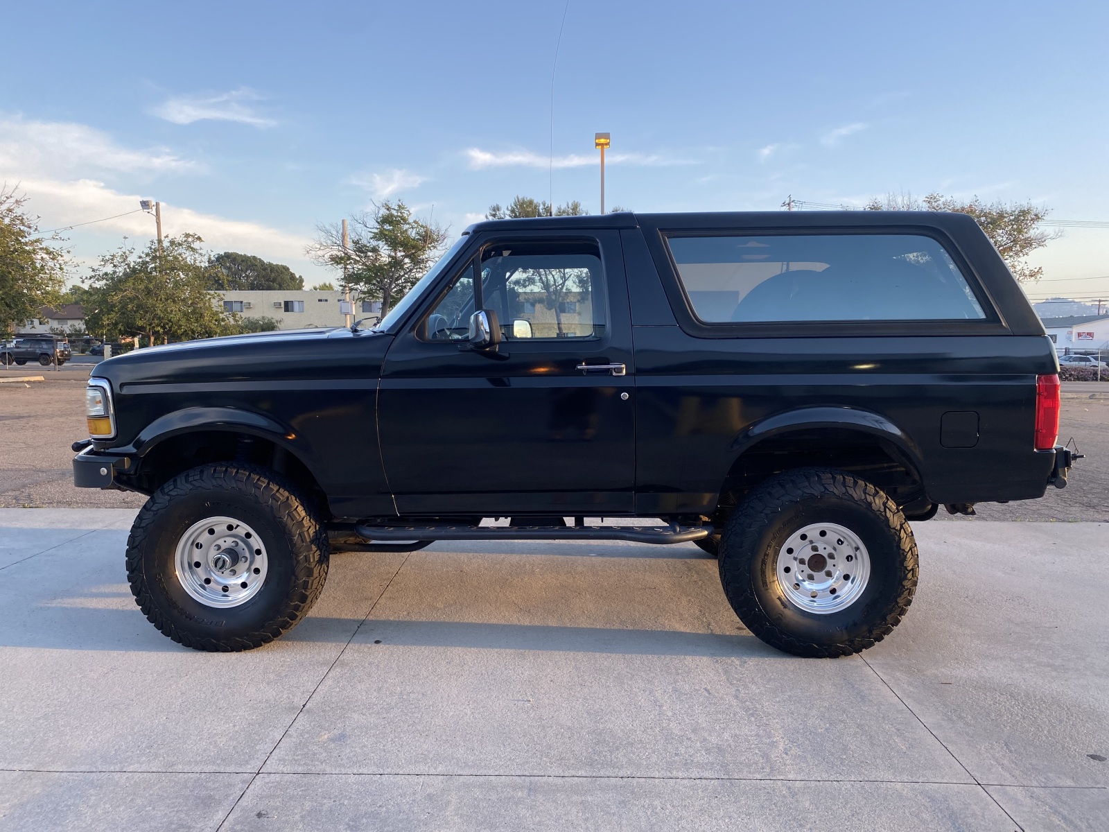 For Sale: Solo Motorsports built 1996 Ford Bronco Stage 4, Caged, Camburg housing  - photo0