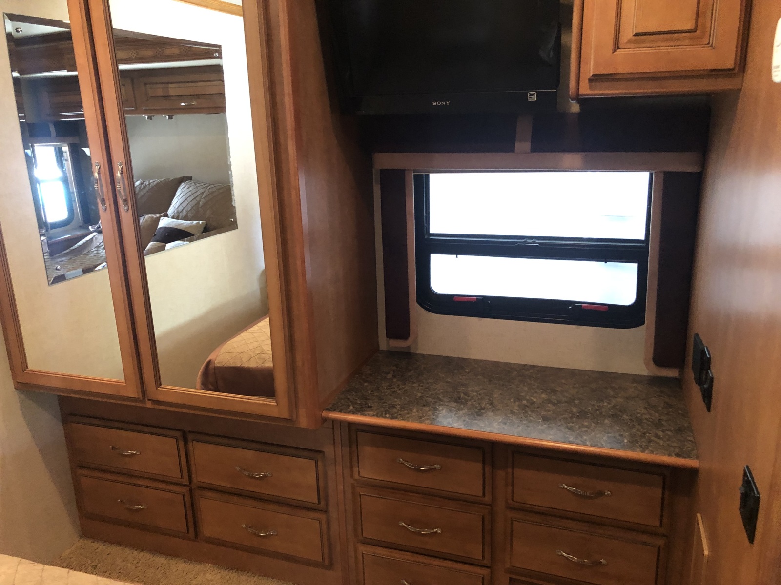 For Sale: VERY CLEAN 2011 FLEETWOOD SOUTHWIND 32VS - photo10