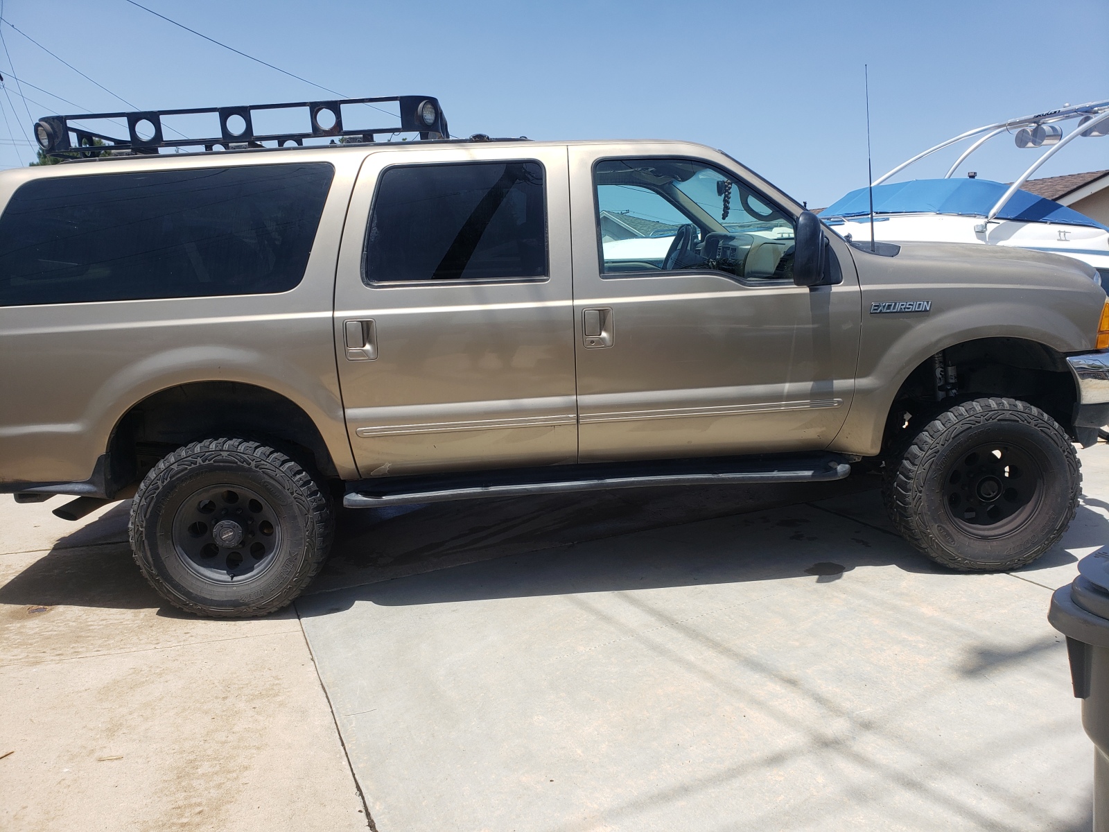 For Sale: 2000 Ford Excursion 7.3 4x4 - photo0