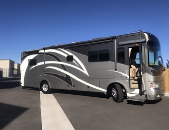 For Sale:2007 Country Coach Inspire 360 34,000 miles, 4-slides, 36'
