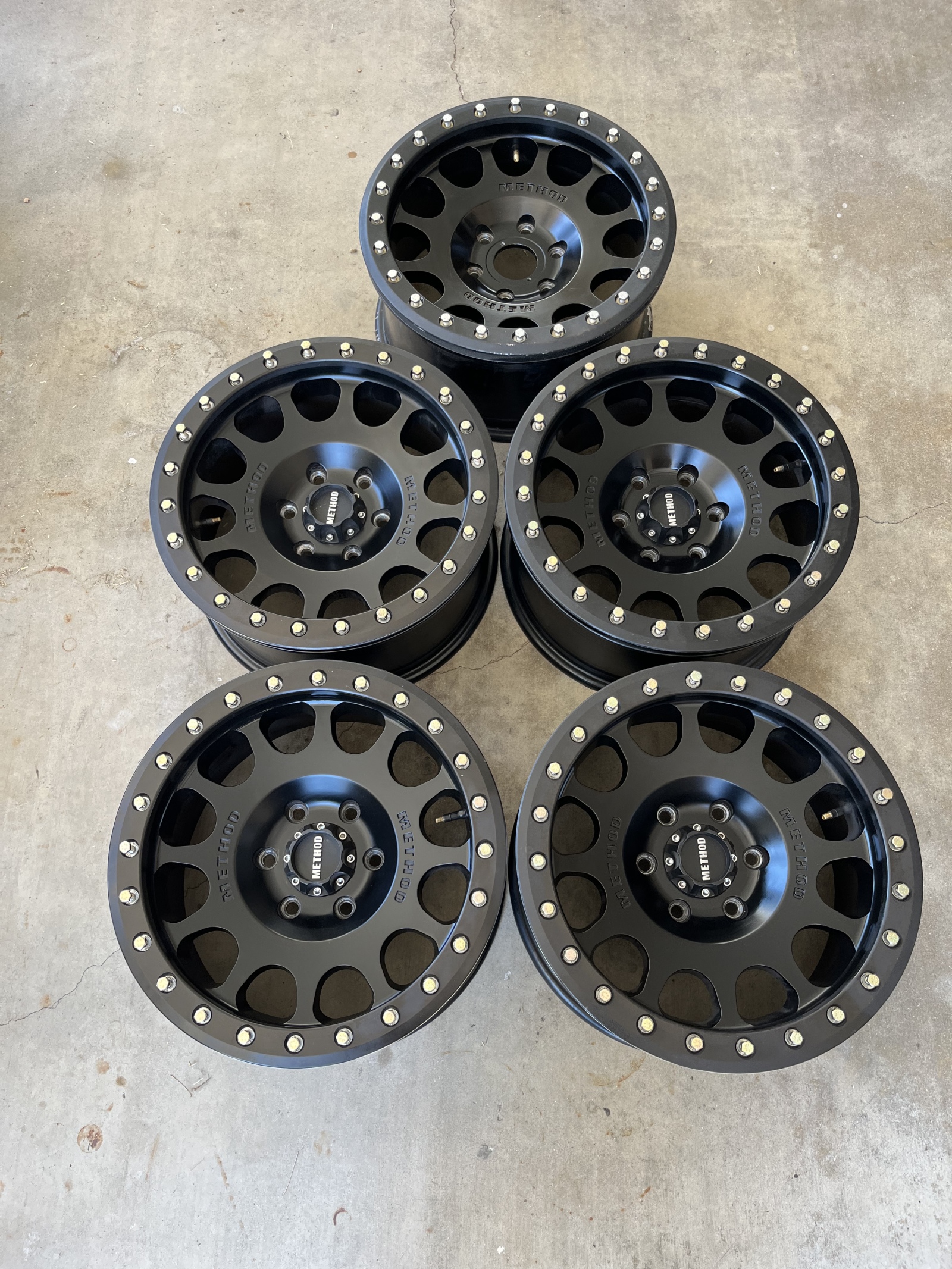 For Sale: Ford Method MR105 beadlock wheels  - photo0